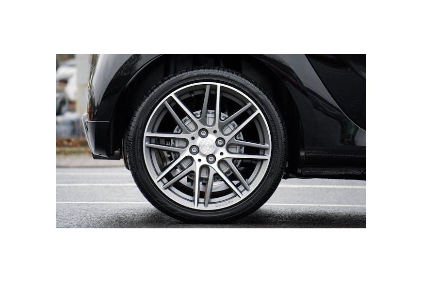 Kaip pakeisti ratą automobiliui?